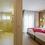 Regina 4*