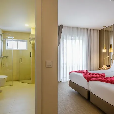 Regina 4*