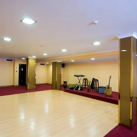 Regina 4*